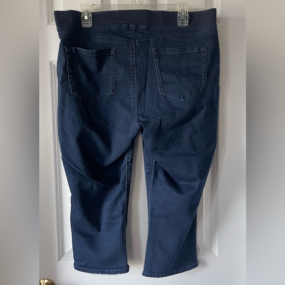 Women’s Gloria Vanderbilt Pull-On Capri Jeans, Sz 14 - Picture 2 of 3